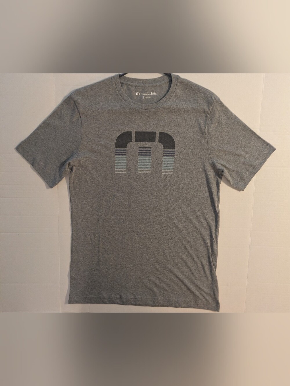 Travis Mathew Short Sleeve Gray Graphic T-Shirt- Sm (NWOT)